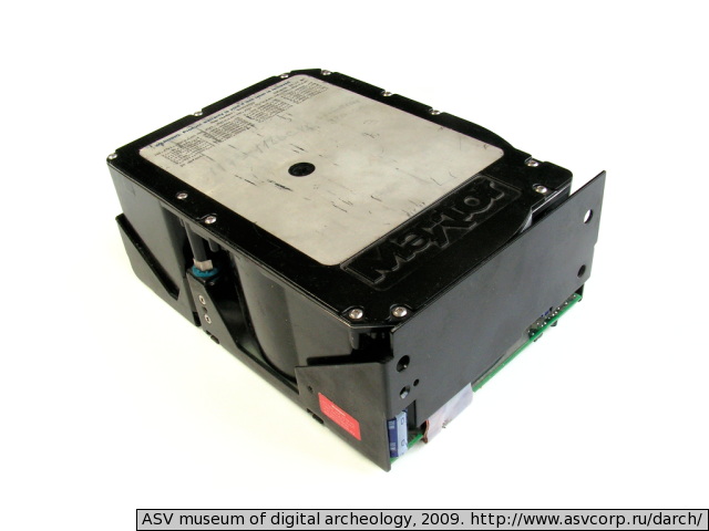 Maxtor XT-4170E Hard disk drive. Front view.