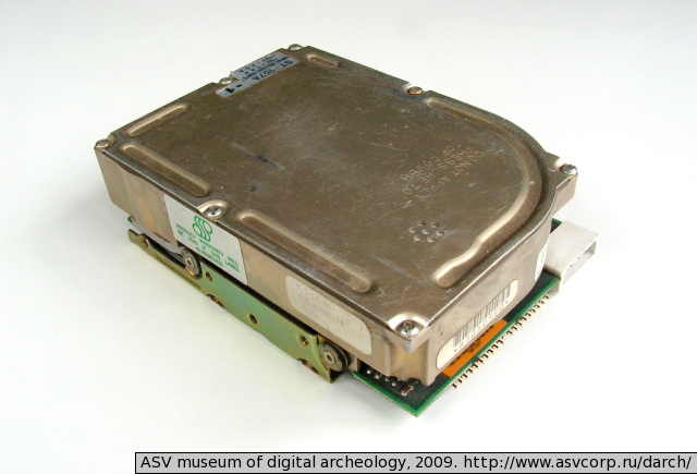 ST-157A Hard disk drive. Rear view.