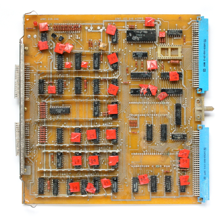 Фотография системного блока компьютера Нейрон И9.66