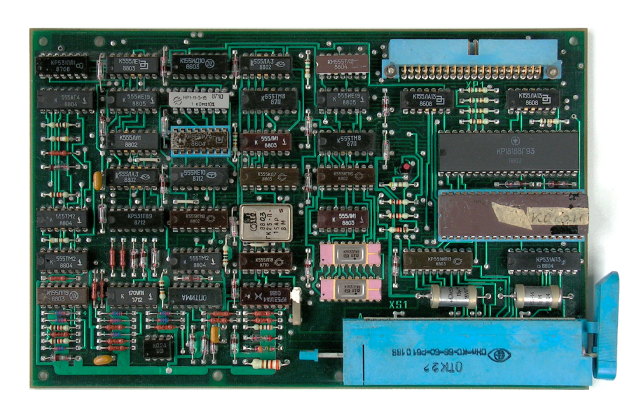 контроллер дисководов компьютера Электроника МС 0585, вид сверху