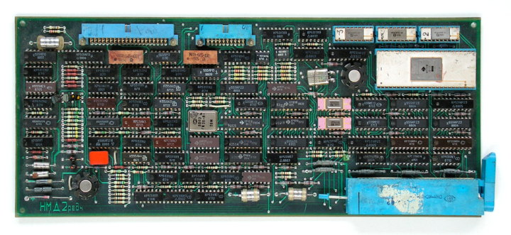 контроллер жёсткого диска компьютера Электроника МС 0585, вид сверху